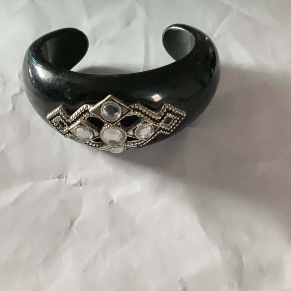 Bracelets - Picture 2 of 4